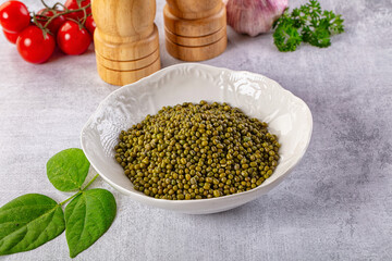 Raw dry green mash bean