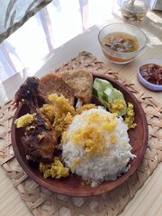 Nasi Ayam Kremes, Indonesian Crispy Chicken Rise