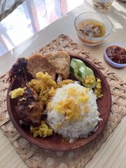 Nasi Ayam Kremes, Indonesian Crispy Chicken Rise