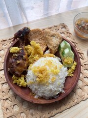 Nasi Ayam Kremes, Indonesian Crispy Chicken Rise