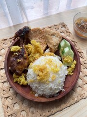 Nasi Ayam Kremes, Indonesian Crispy Chicken Rise