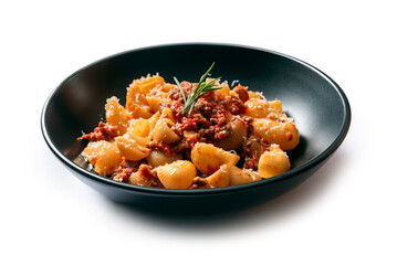 Pipe rigate con ragù di salsiccia, pasta italiana 