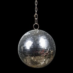 Obraz premium A reflective disco ball hangs against a dark background, showcasing its mirrored surface and chain.
