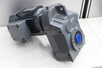 Fototapeta premium Motorized mechanical machinery for rotating the conveyor mechanism in warehouse factories