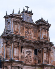 Streets and the Church of Santa María in the town of Gumiel de Izán, in the Ribera del Duero region. Burgos, Castile and León, Spain. Europe