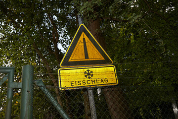 warning sign with german words for falling ice