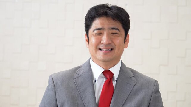 笑顔のビジネスマン