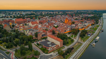 Obraz premium Sunset panorama of Torun in Poland