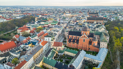 Obraz premium Sunset aerial view of the Wawel castle in the polish city Krakow