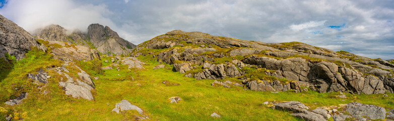 Spektakuläre Landschaftspanoramen vom Nusfjord - Lofoten Norwegen