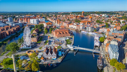 Obraz premium Panorama of Gdansk behind Olowianka footbridge, Poland