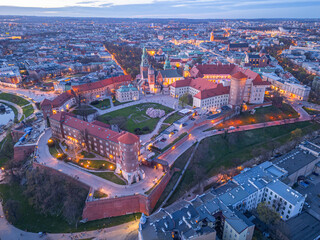Obraz premium Sunset aerial view of the Wawel castle in the polish city Krakow