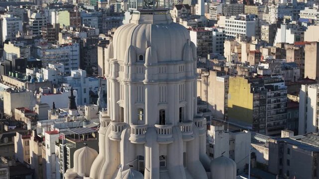 Vista a&eacute;rea del Palacio Barolo, Buenos Aires, Argentina. C&uacute;pula, arquitectura hist&oacute;rica, dron, turismo, barrio de Congreso y Montserrat.