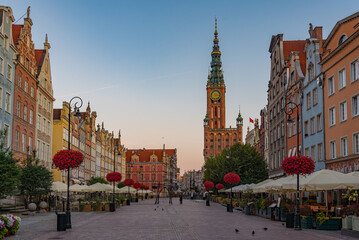 Fototapeta premium Sunrise view of Dlugi Targ square in Gdansk, Poland