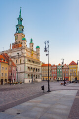 Naklejka premium Sunrise view of Town Hall in Poznan in Poland