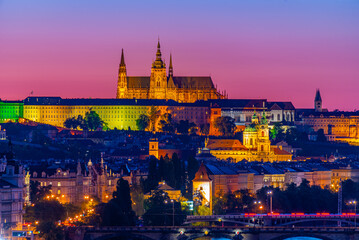 Fototapeta premium Sunset panorama of Prague from Vysehrad, Czech republic