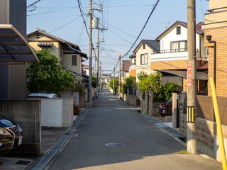 大阪府池田市　狭い道路が通る住宅街