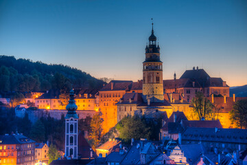 Obraz premium Night view of Cesky Krumlov castle and Saint Jost church, Czech