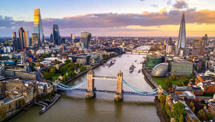 Transatlantic Icons: New York Meets London in Skyline Splendour