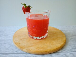 strawberry juice drink