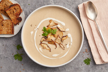 Quick creamy mushroom soup