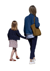 Maman vue de dos tenant la main de sa petite fille en marchant, cheveux blonds mi-longs, vêtements de printemps, sac en toile marron
