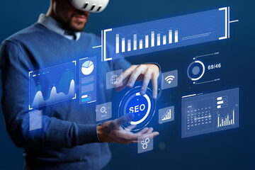 Exploring virtual reality technology and data analytics in a dynamic digital environment