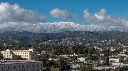 Obraz premium Hollywood Mountains. Los Angeles Skyline with Snowy Hillside View