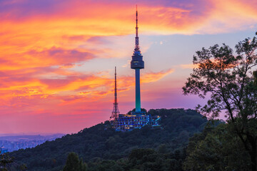 Obraz premium Sunset at Namsan Tower in Seoul,South Korea. August 04, 2025