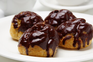 チョコシュークリーム