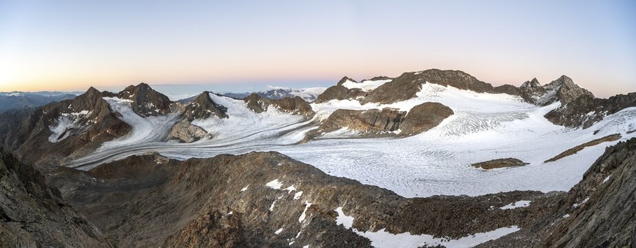 Mountain panorama, picturesque high mountain landscape at sunrise, glacier and rocky mountain peaks, view at Becher of mountain peaks K&ouml;nigshofspitz and Sonklarspitze and Schwarzwandspitz with glacier &Uuml;beltalferner, Stubai Alps, South Tyrol, Italy