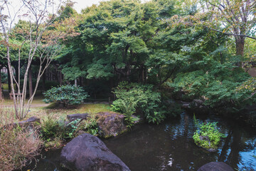 Naklejka premium 好古園、世界遺産の隣に設けられた古風な日本庭園の風景、兵庫、日本