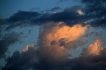 Obraz premium Dramatic sky with storm clouds