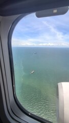 Fototapeta premium Vista desde la ventana del avión