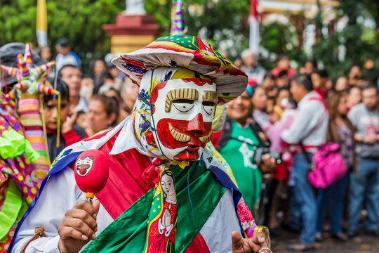 Danzantes en la Fiesta Patronal de San Jer&oacute;nimo en Coatepec, Veracruz.