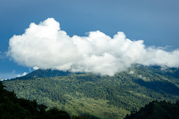 Fototapeta premium clouds in the mountains