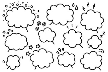 雲形の吹き出しやフレームの白黒イラストセットです