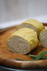 Nasi Jaha Manado is a traditional food typical of Minahasa, North Sulawesi, which is made from sticky rice mixed with white rice, coconut milk, ginger and other spices, then cooked in a bamboo stick.