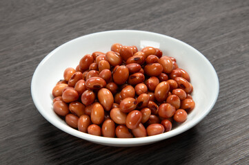 水で戻した山形県川西町の乾燥紅大豆