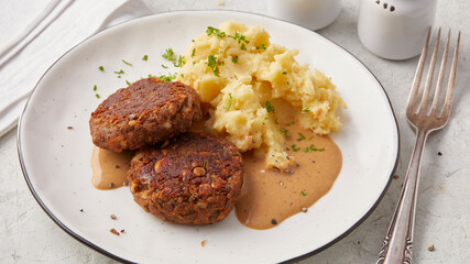 Lentil patties with mashed potatoes