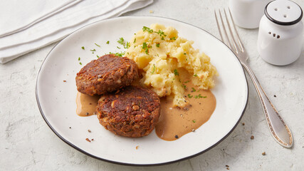 Lentil patties with mashed potatoes