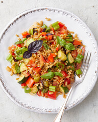 Green spelt vegetable pan