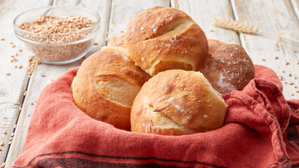 Potato bread rolls with spelt