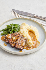 Green beans with tofu and mashed potatoes