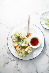Fresh rolls with shrimps and chilli sauce