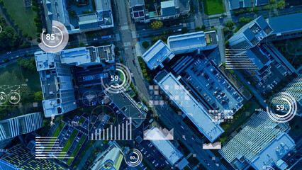 都市の空撮と統計データのコンセプト