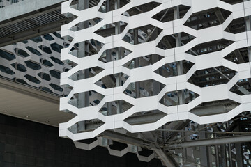 Construction detail of modular expanded metal facades, architectural innovation and modern design. Unique structures that redefine urban spaces with aesthetics and functionality. shading detail