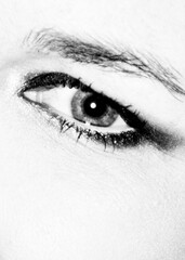 Obraz premium Close-up of an eye with makeup