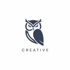 Obraz premium Stylish owl head logo combining intelligence, creativity, and modern branding aesthetics.