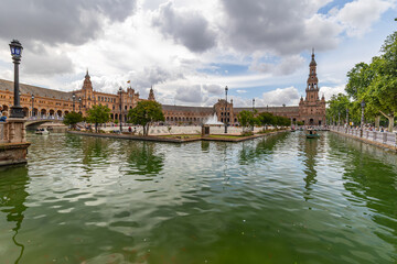 Fototapeta premium Der Plaza de España in Sevilla in Andalusien in Spanien